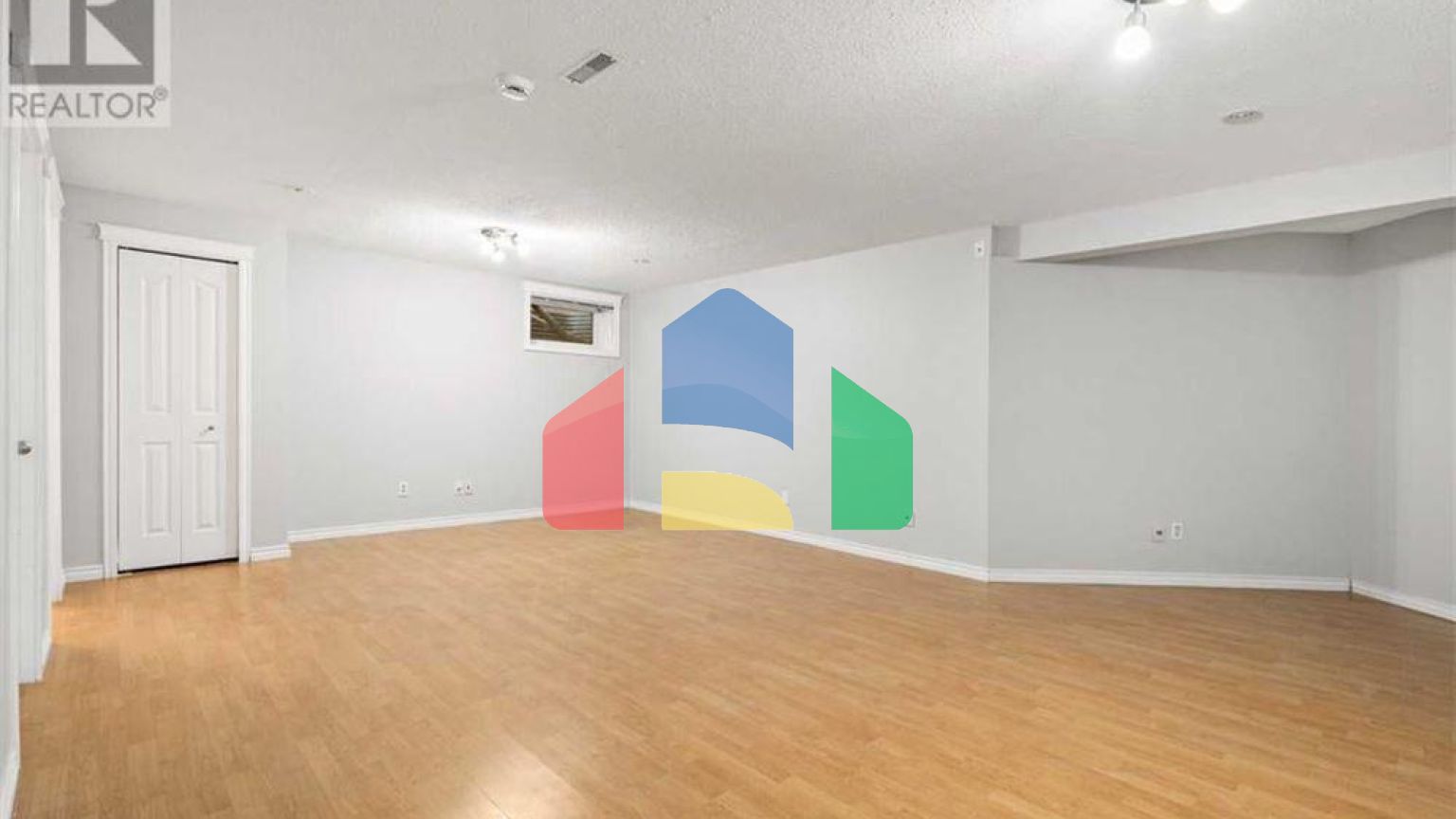 Residential - Single Family Home - Calgary, Canada - Canada