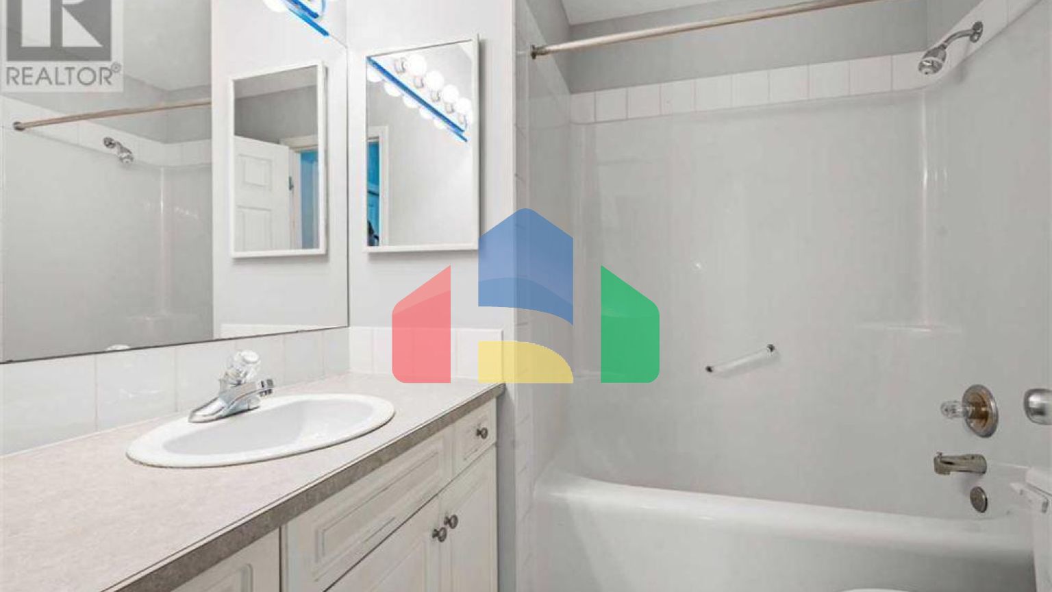 Residential - Single Family Home - Calgary, Canada - Canada