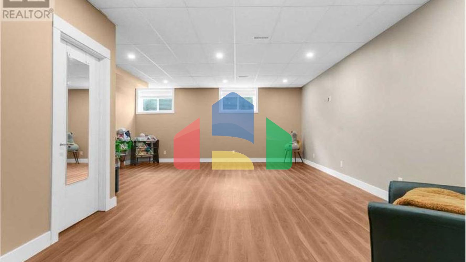 Residential - Single Family Home - Calgary, Canada - Canada