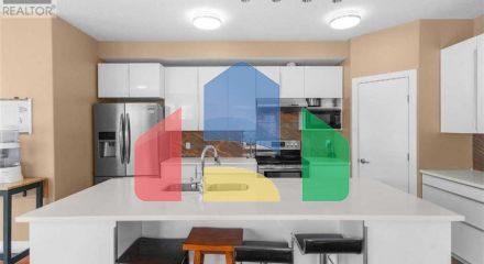 Residential - Single Family Home - Calgary, Canada - Canada