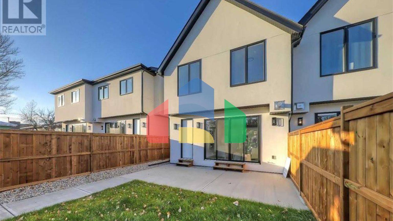 Residential - Single Family Home - Calgary, Canada - Canada