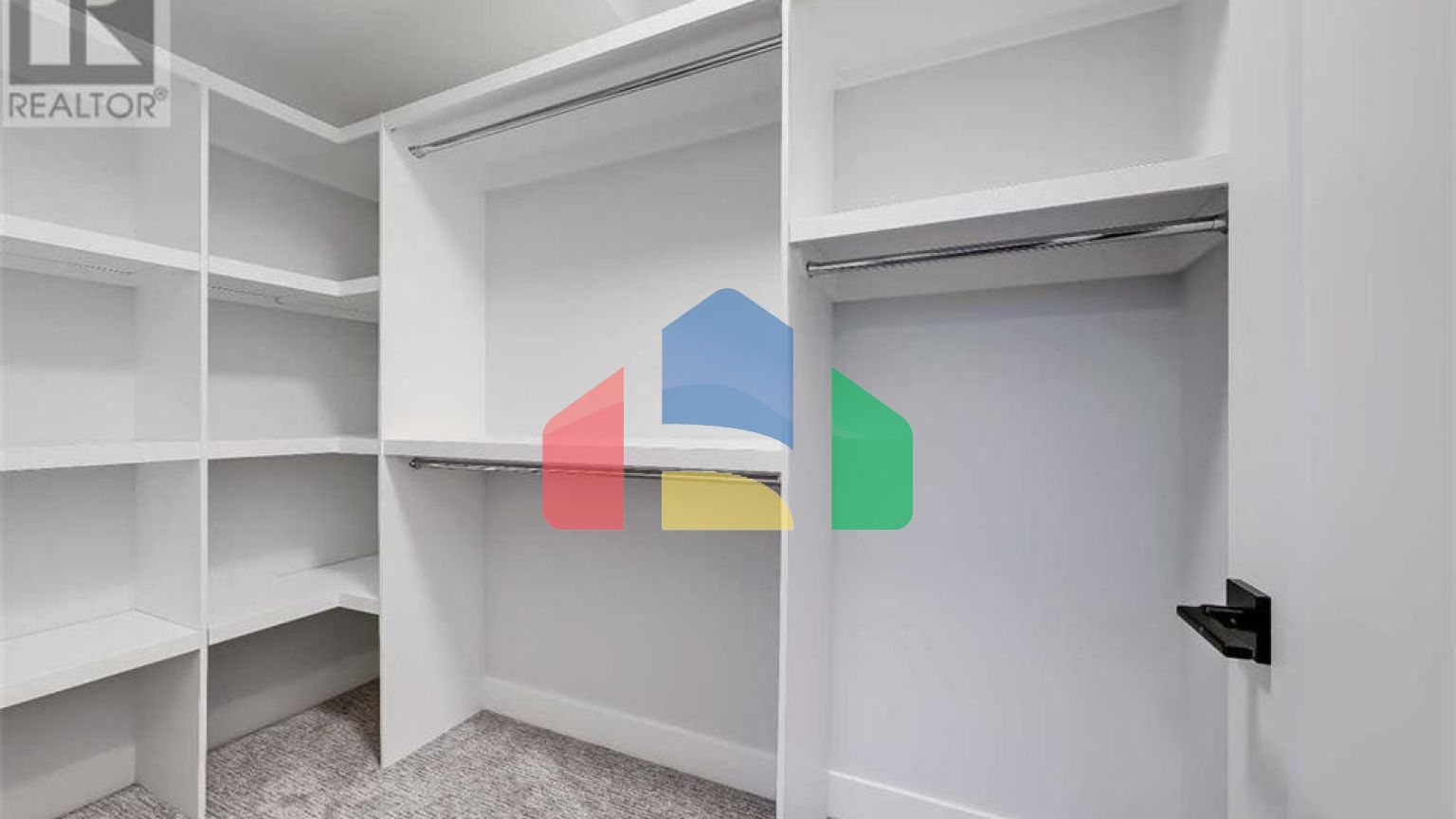 Residential - Single Family Home - Calgary, Canada - Canada