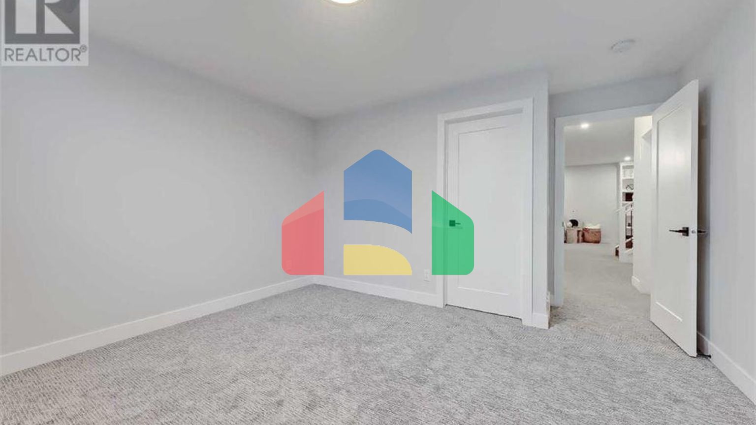 Residential - Single Family Home - Calgary, Canada - Canada