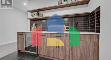 Residential - Single Family Home - Calgary, Canada - Canada