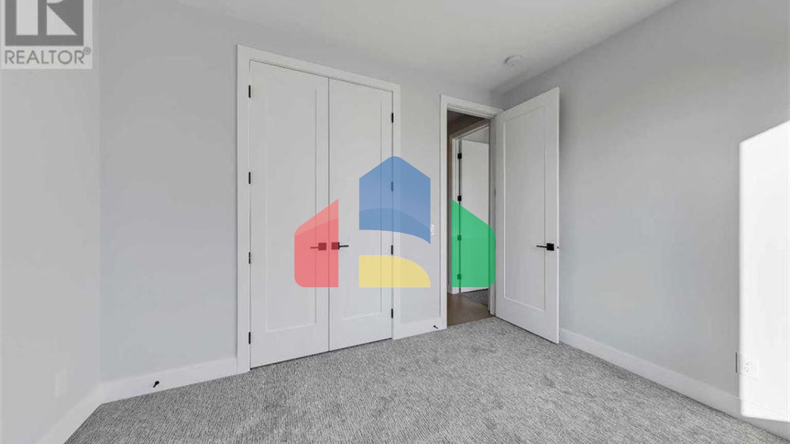 Residential - Single Family Home - Calgary, Canada - Canada