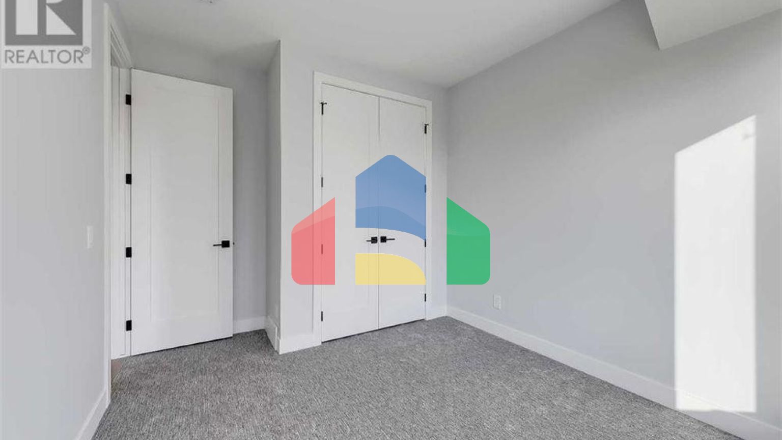 Residential - Single Family Home - Calgary, Canada - Canada