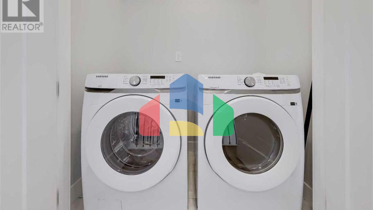 Residential - Single Family Home - Calgary, Canada - Canada