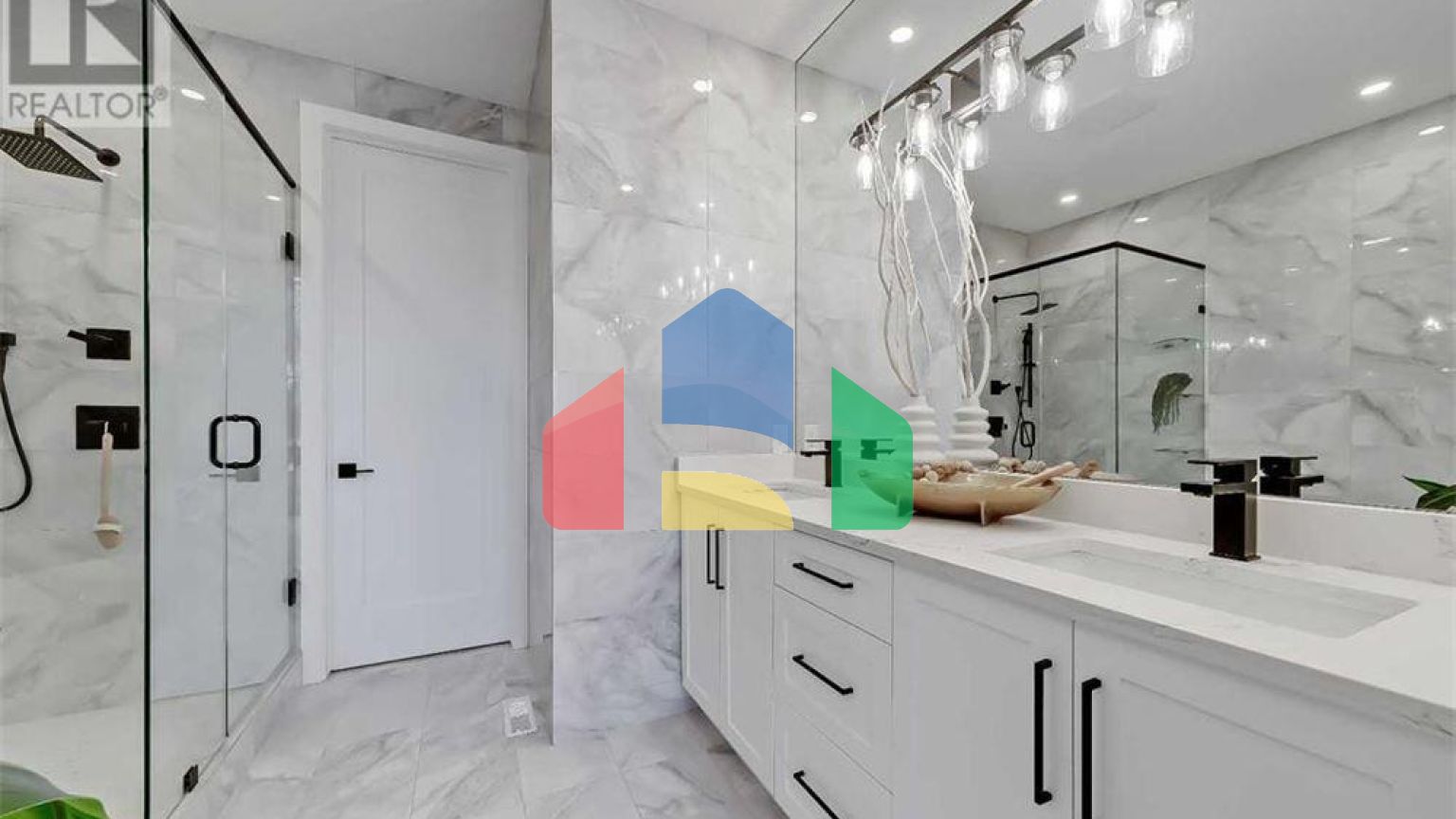 Residential - Single Family Home - Calgary, Canada - Canada