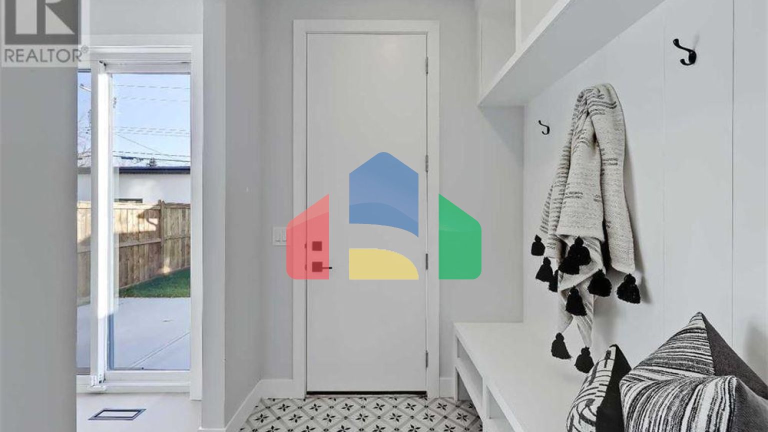 Residential - Single Family Home - Calgary, Canada - Canada