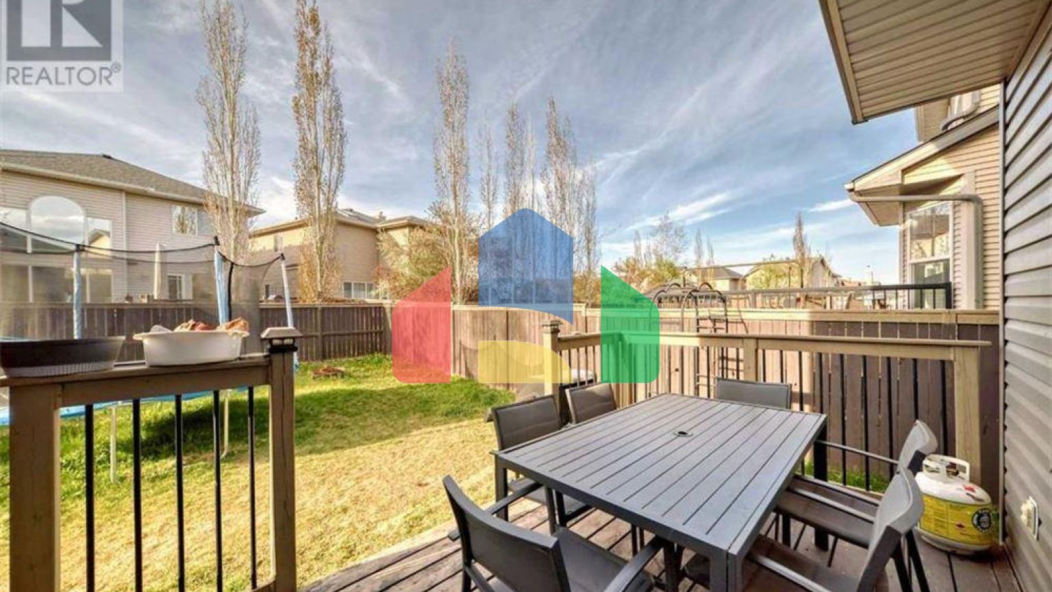 Residential - Single Family Home - Calgary, Canada - Canada