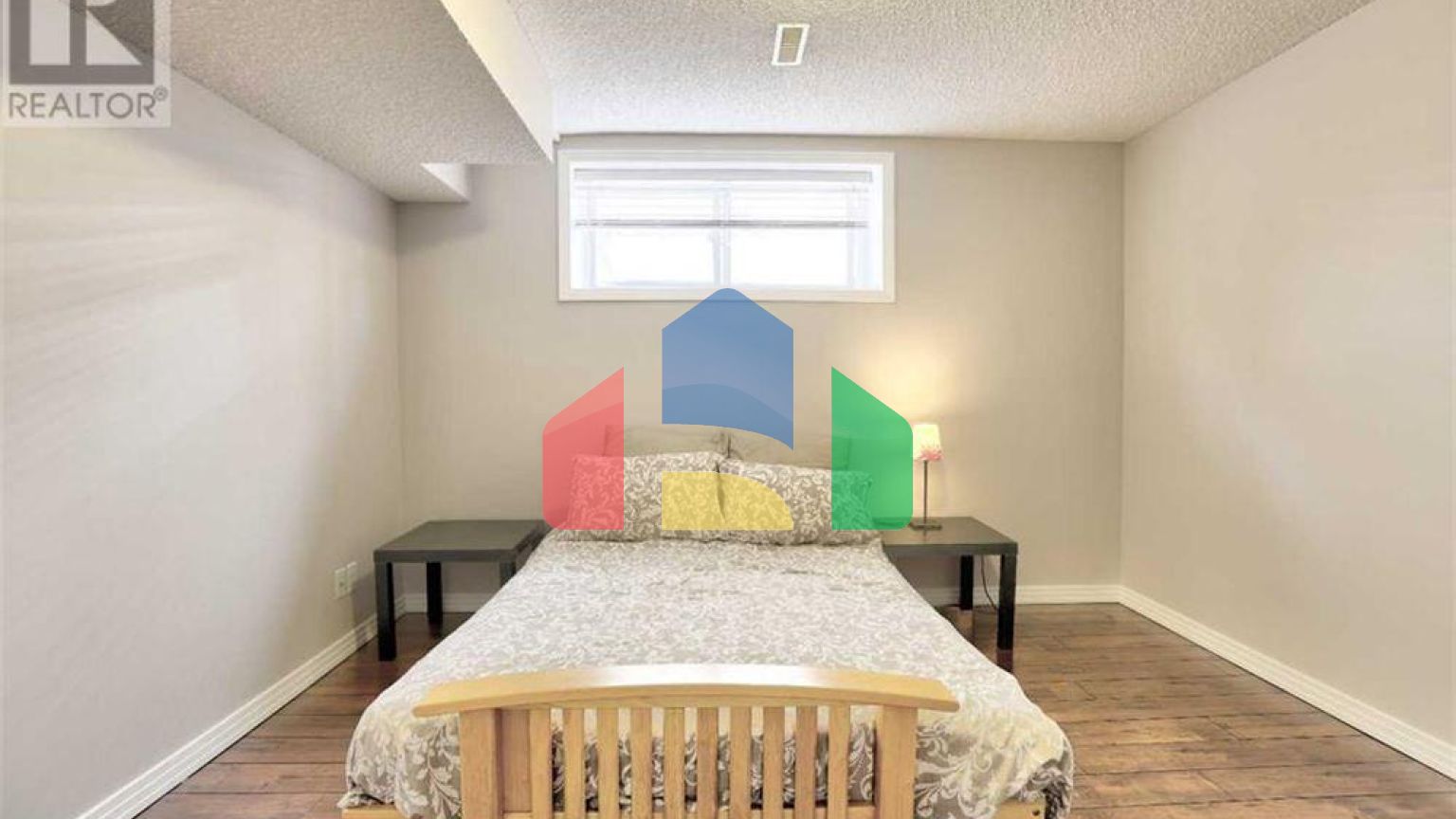 Residential - Single Family Home - Calgary, Canada - Canada