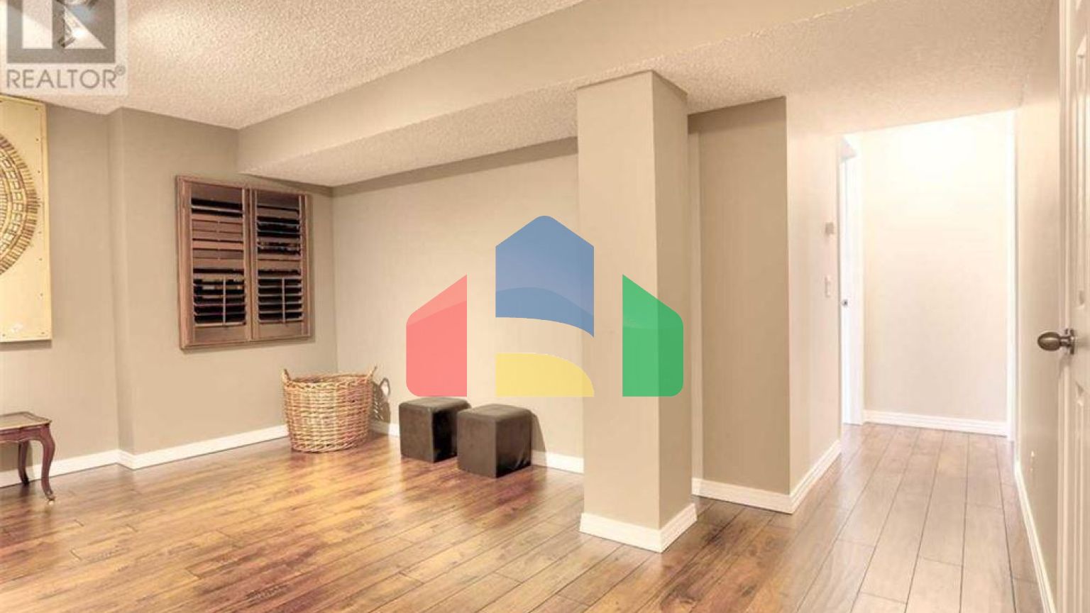 Residential - Single Family Home - Calgary, Canada - Canada