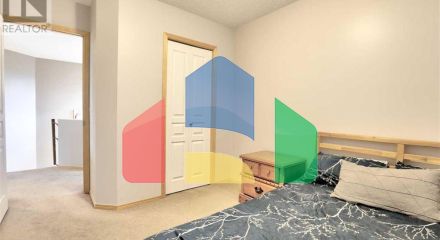 Residential - Single Family Home - Calgary, Canada - Canada