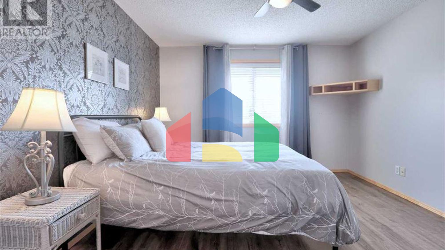 Residential - Single Family Home - Calgary, Canada - Canada