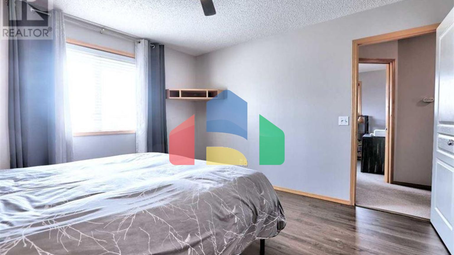 Residential - Single Family Home - Calgary, Canada - Canada