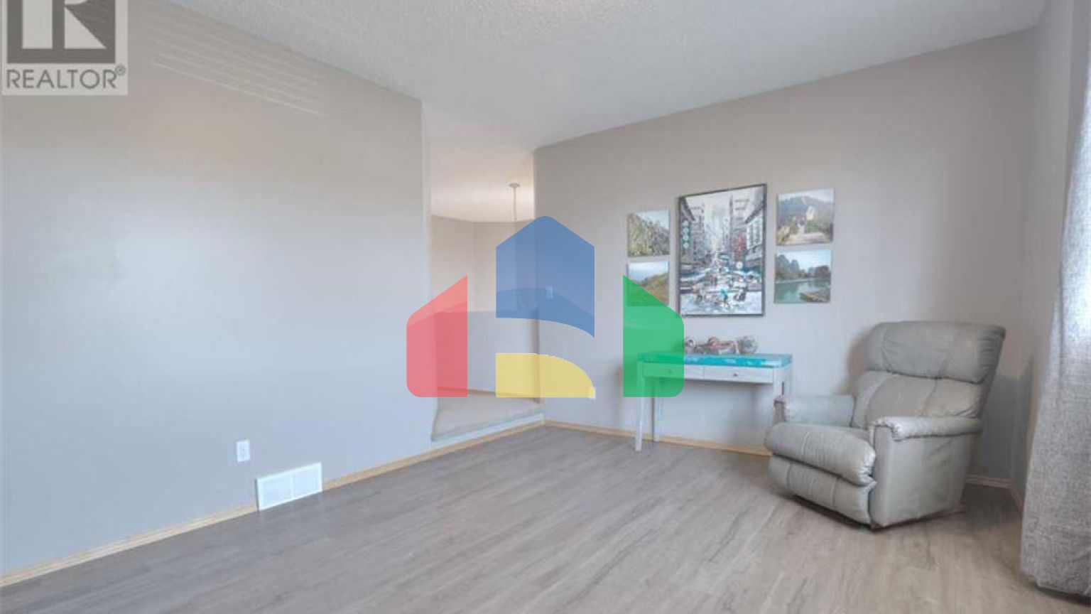 Residential - Single Family Home - Calgary, Canada - Canada