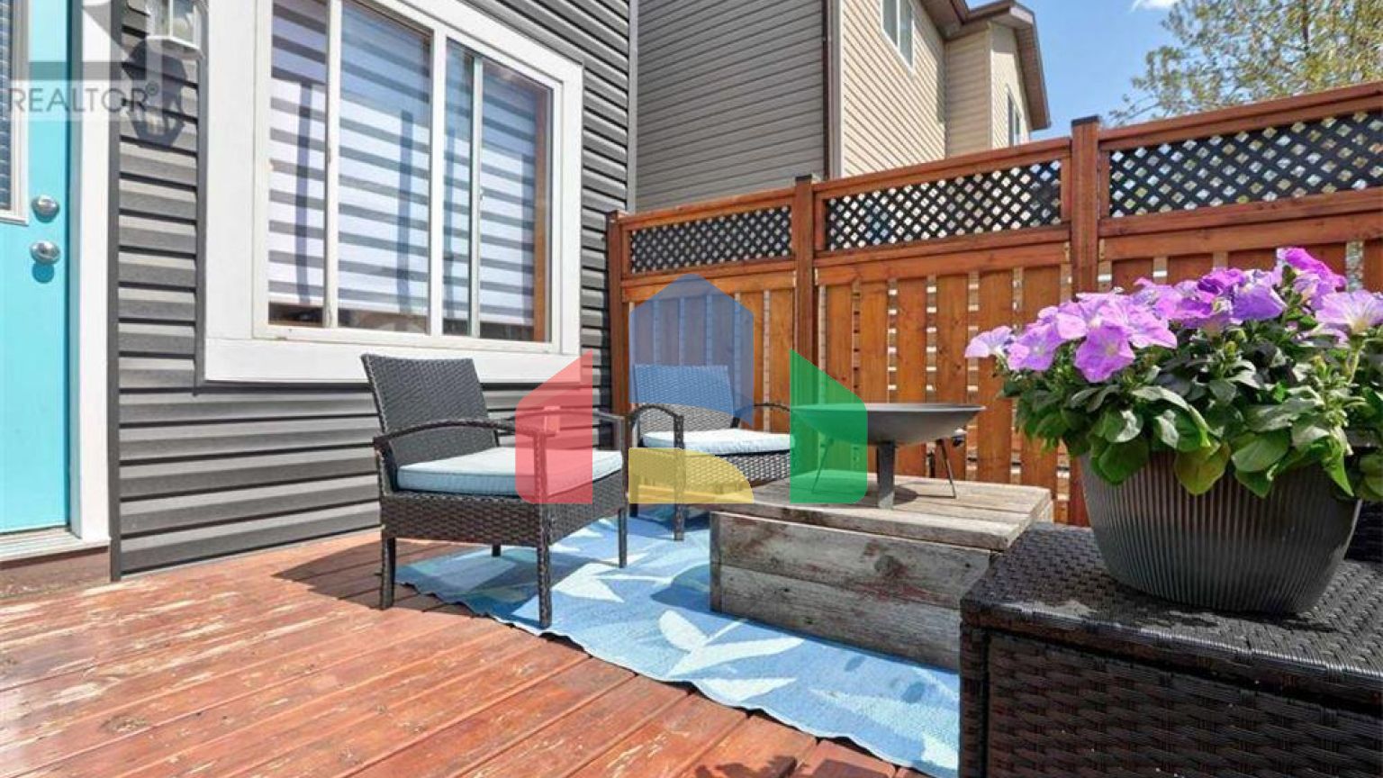 Residential - Single Family Home - Calgary, Canada - Canada