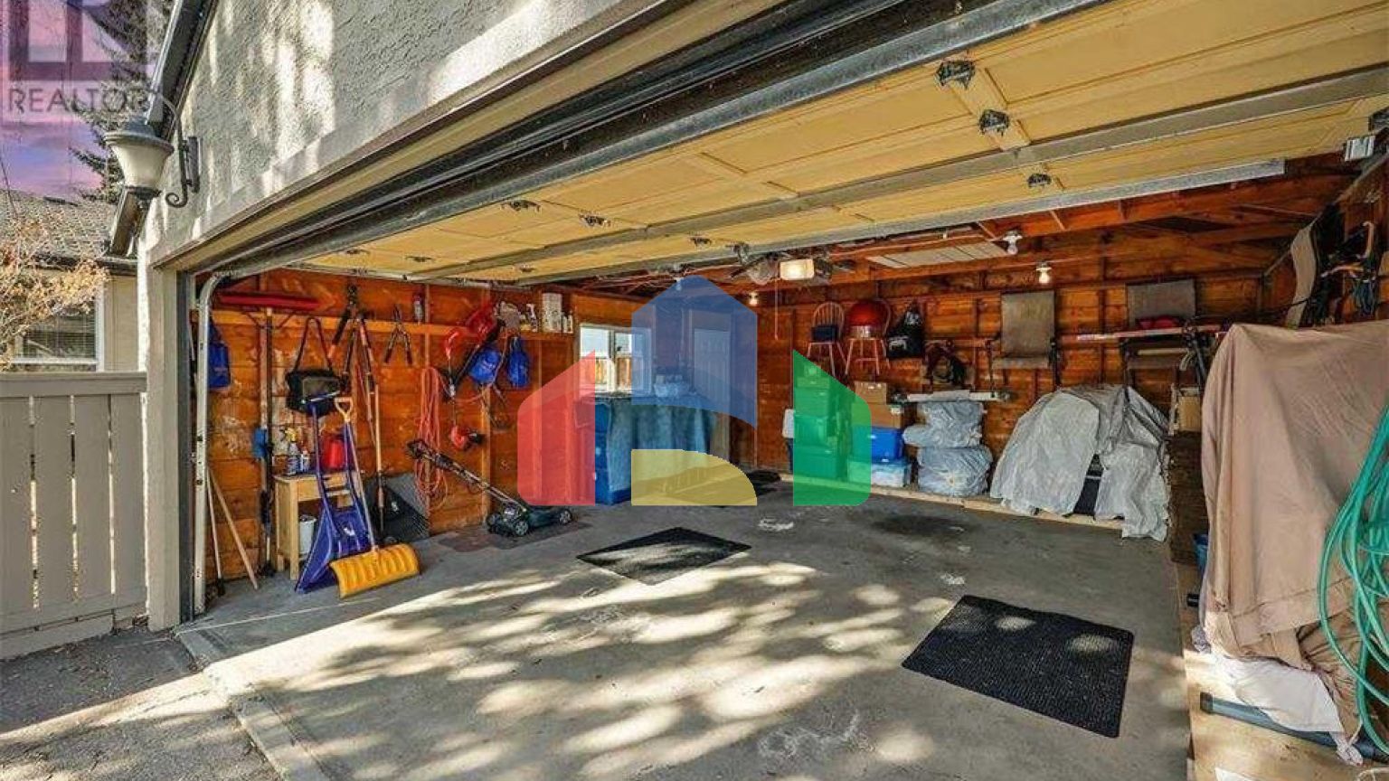 Residential - Single Family Home - Calgary, Canada - Canada