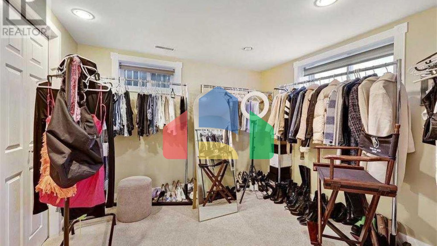 Residential - Single Family Home - Calgary, Canada - Canada