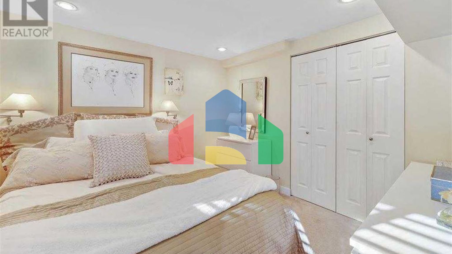 Residential - Single Family Home - Calgary, Canada - Canada