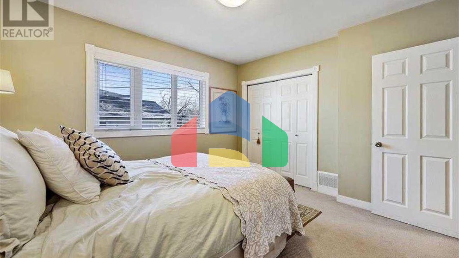 Residential - Single Family Home - Calgary, Canada - Canada