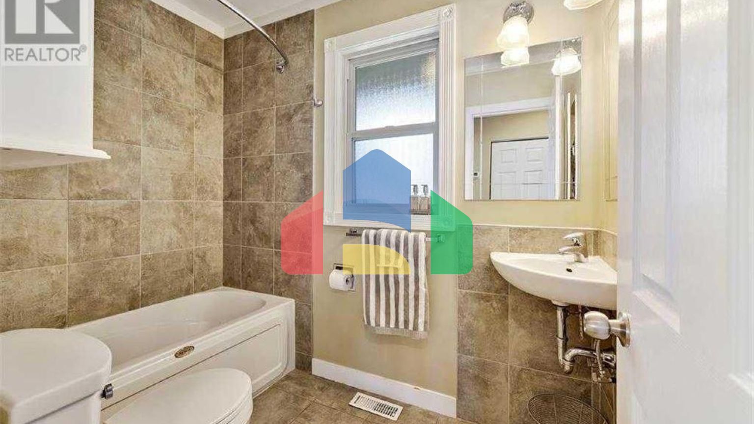 Residential - Single Family Home - Calgary, Canada - Canada