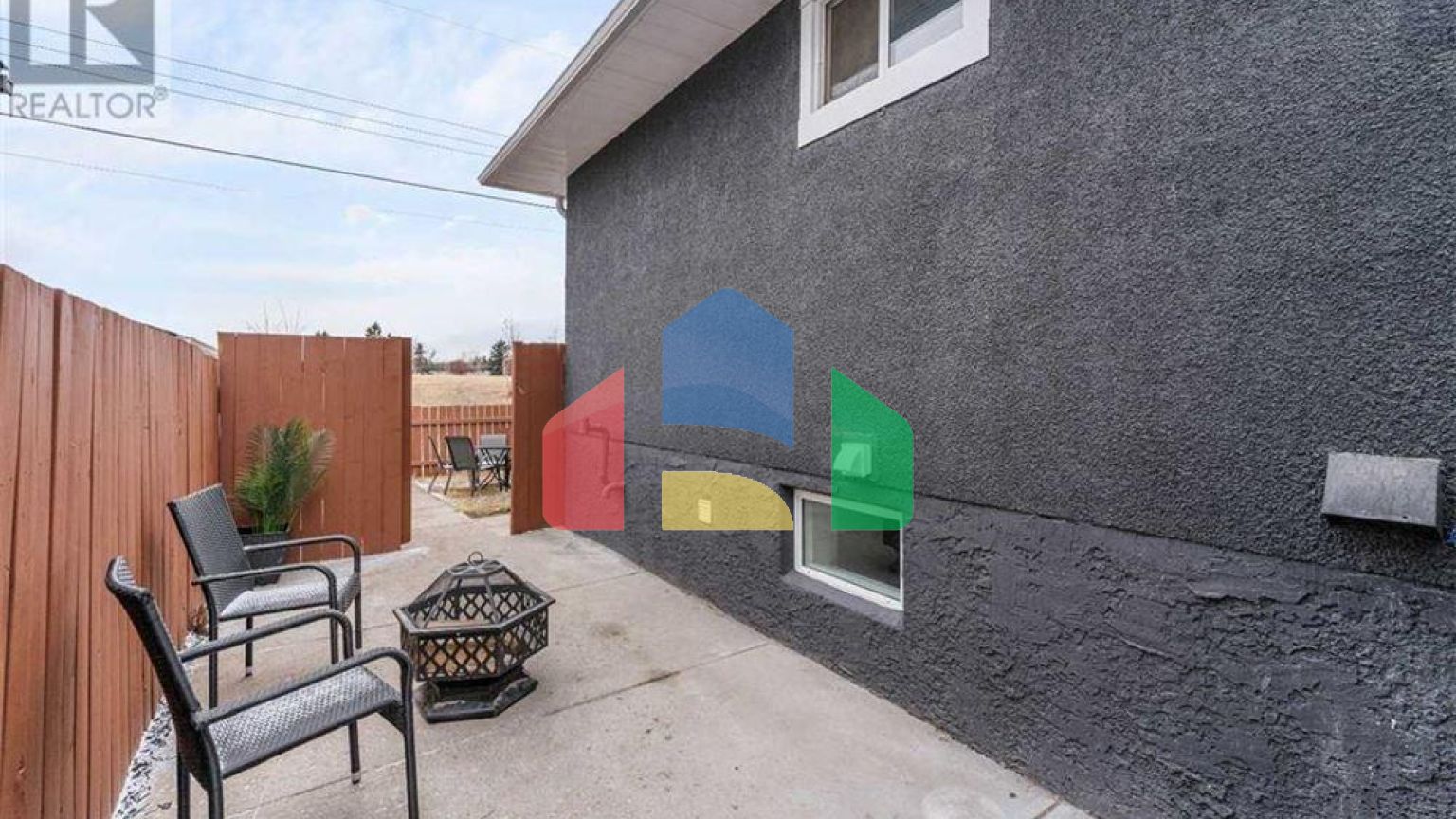 Residential - Single Family Home - Calgary, Canada - Canada