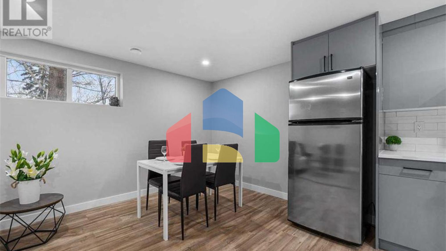 Residential - Single Family Home - Calgary, Canada - Canada