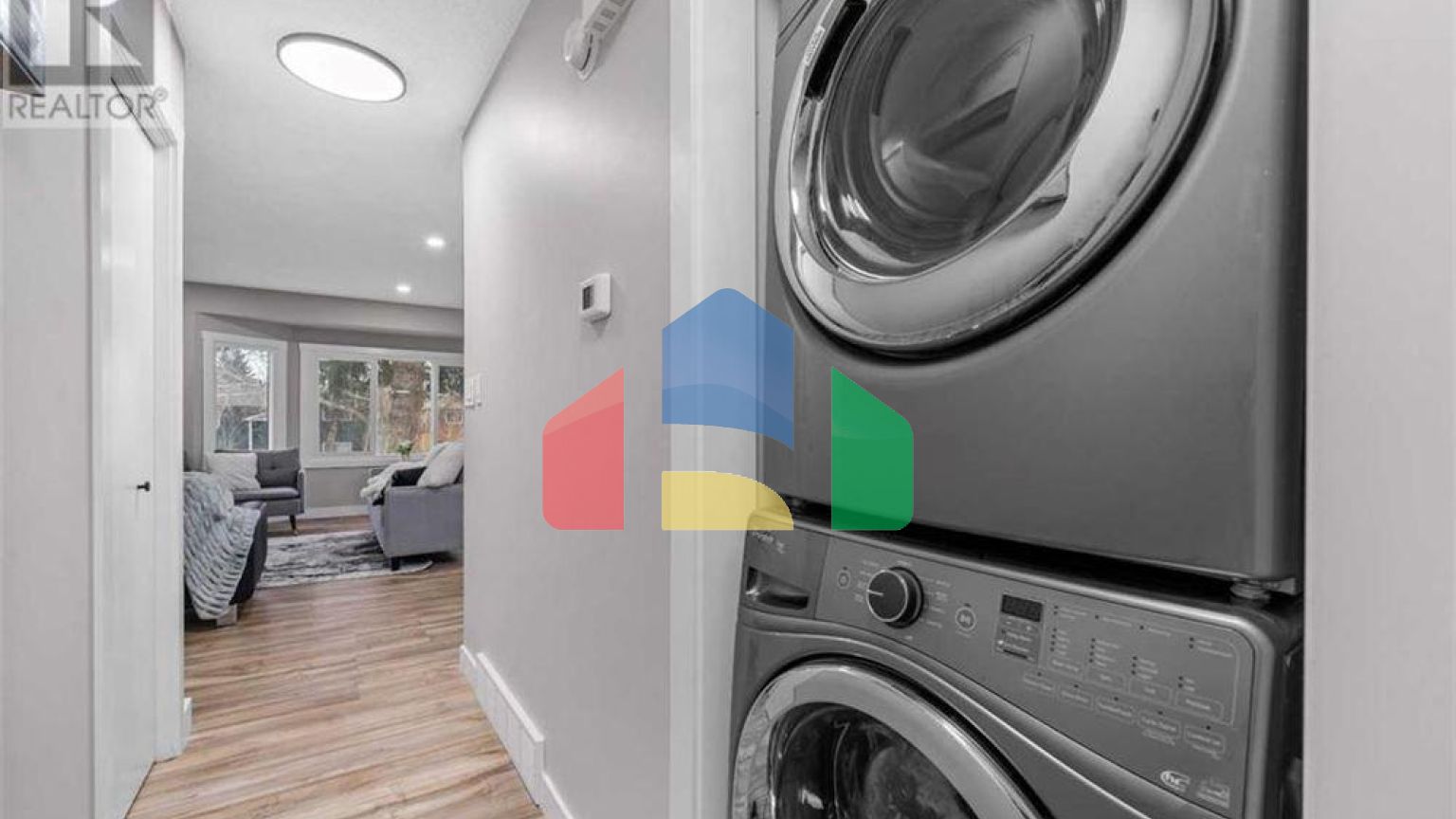 Residential - Single Family Home - Calgary, Canada - Canada