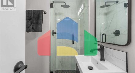 Residential - Single Family Home - Calgary, Canada - Canada