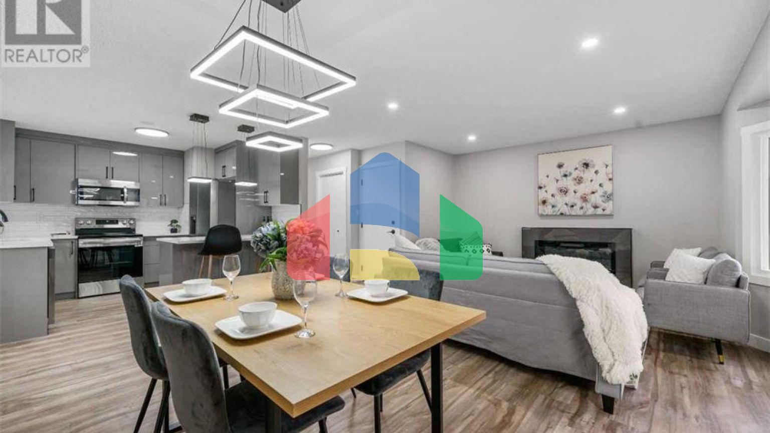 Residential - Single Family Home - Calgary, Canada - Canada