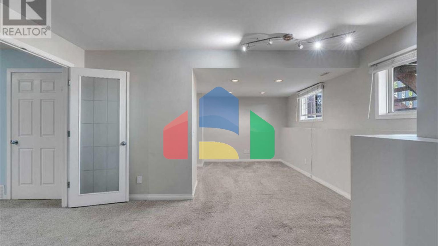 Residential - Single Family Home - Calgary, Canada - Canada