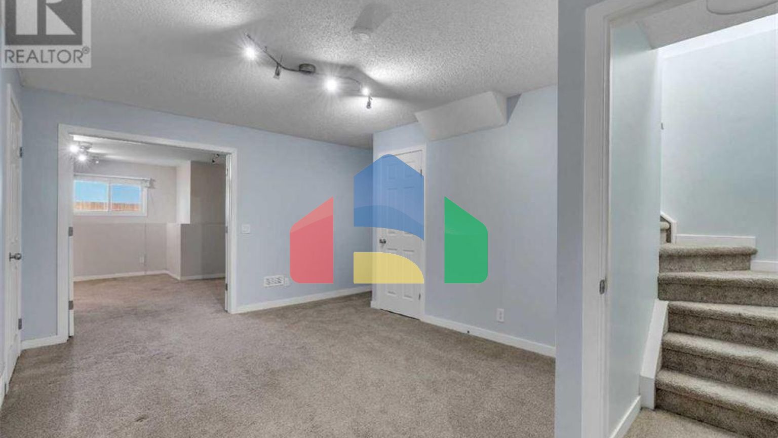 Residential - Single Family Home - Calgary, Canada - Canada