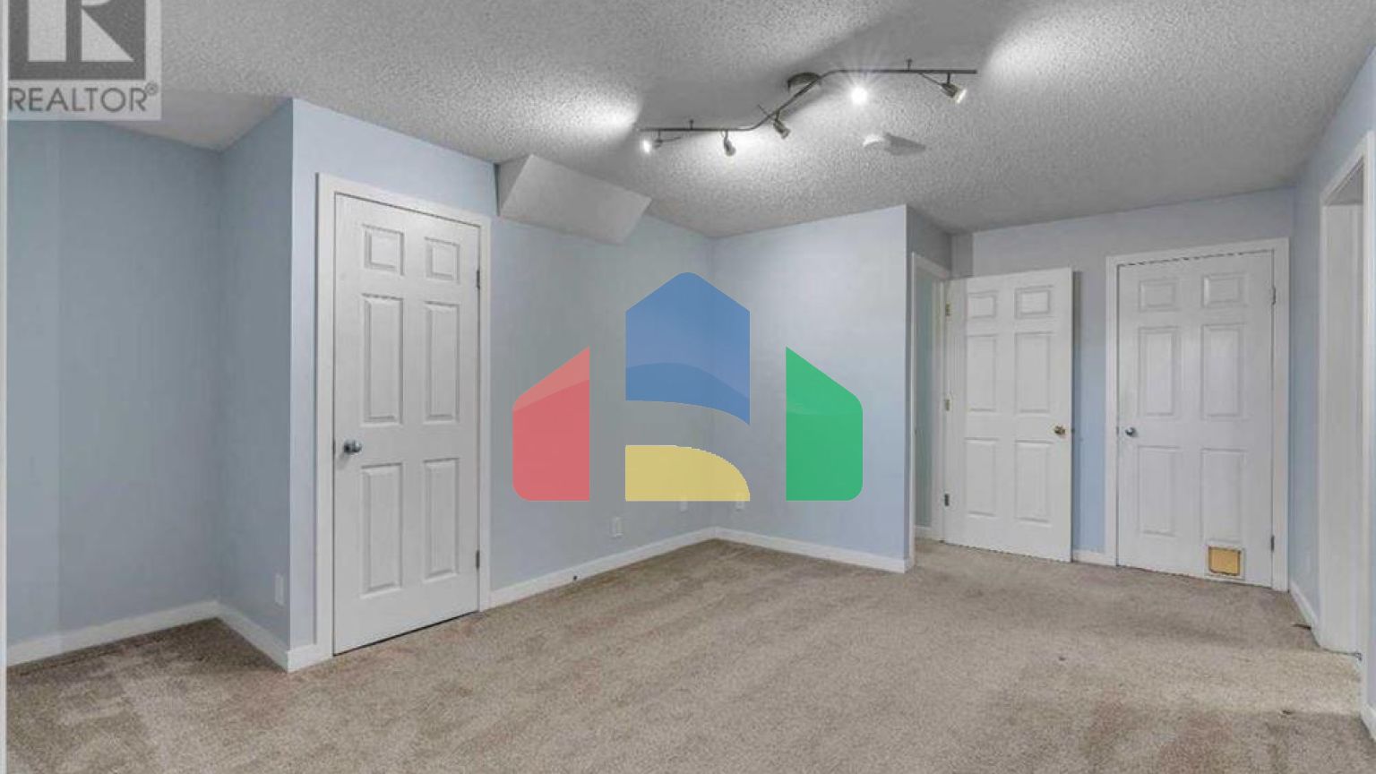 Residential - Single Family Home - Calgary, Canada - Canada