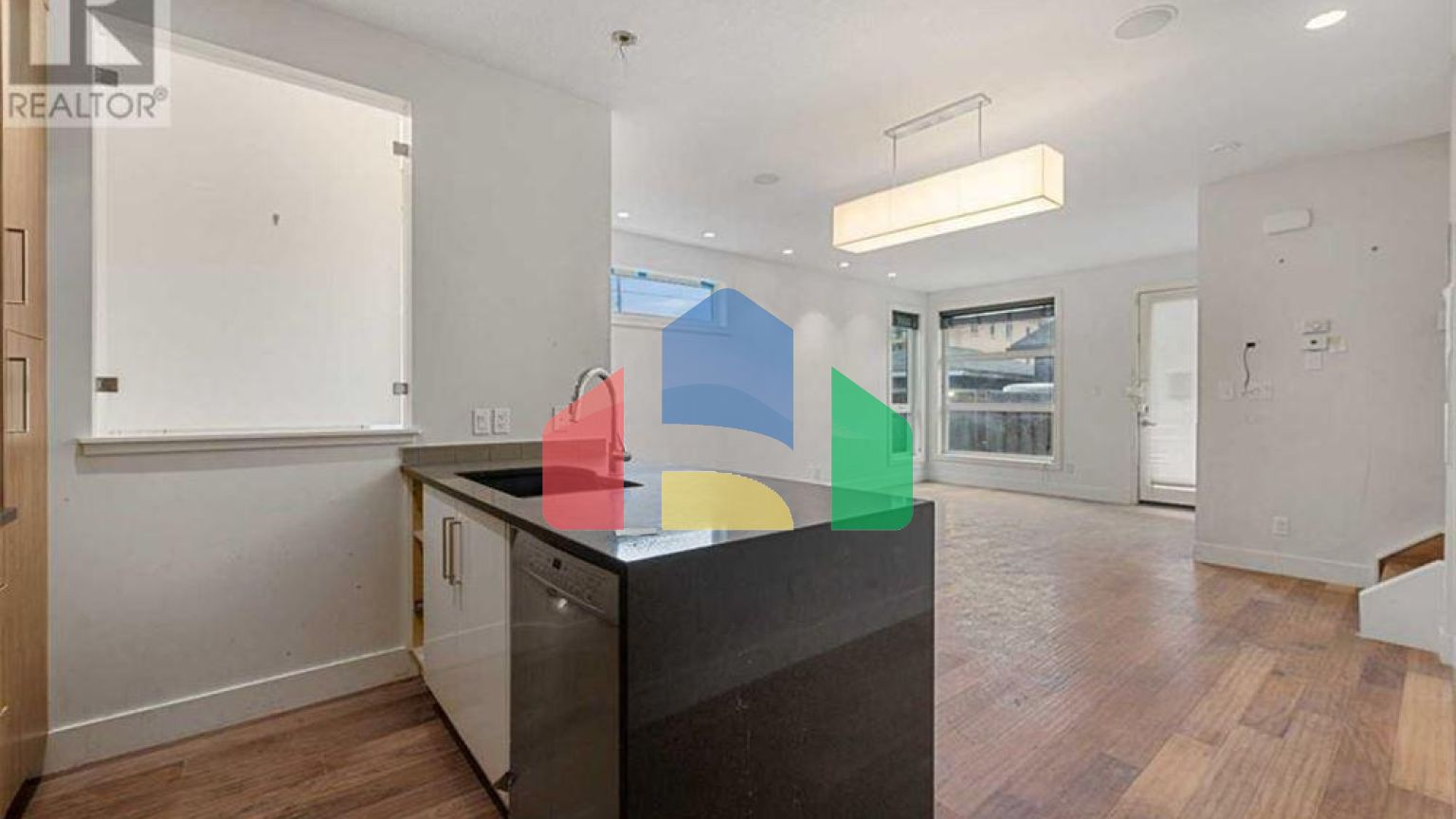 Residential - Townhouse - Calgary, Canada - Canada