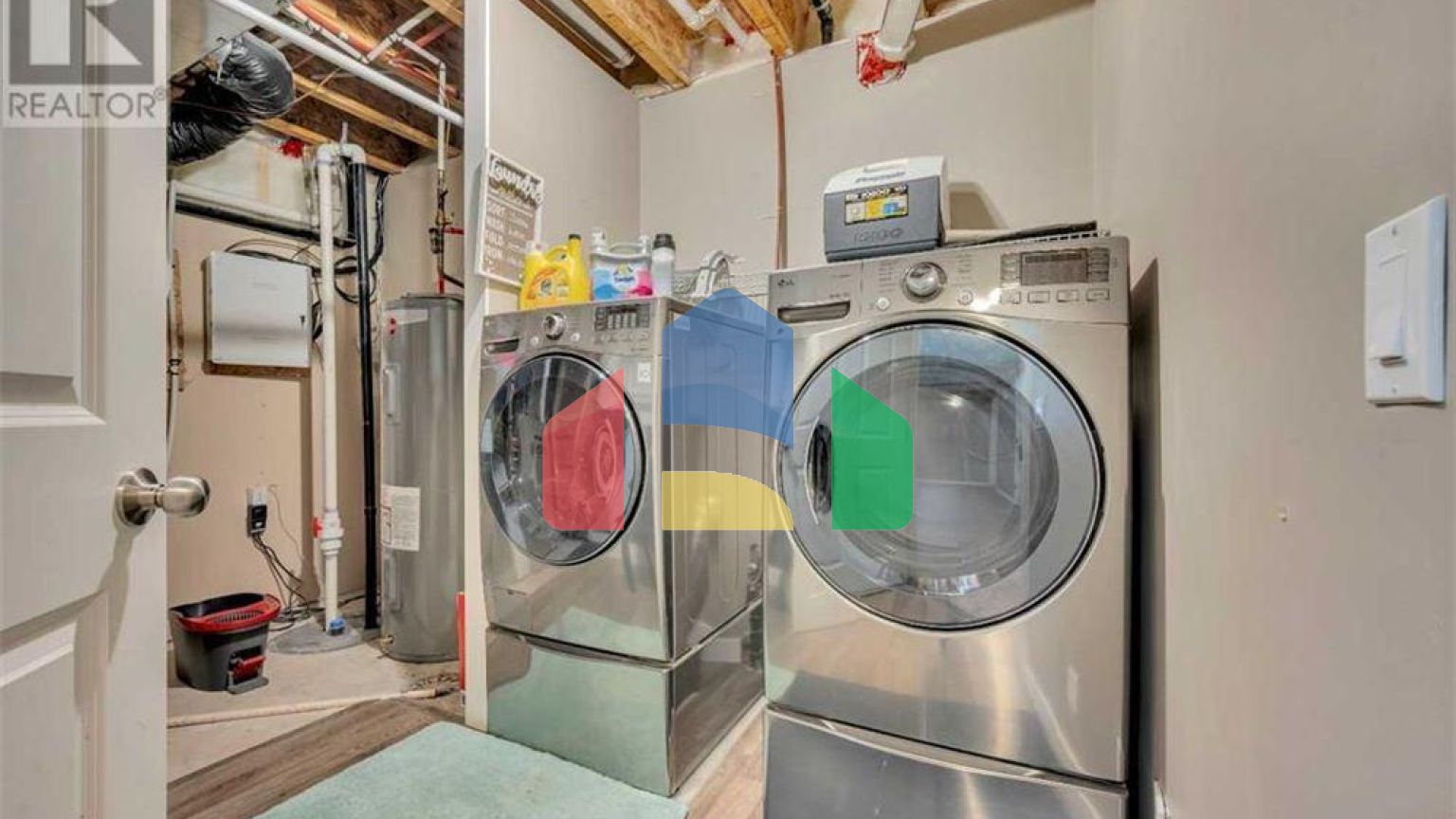 Residential - Single Family Home - Calgary, Canada - Canada