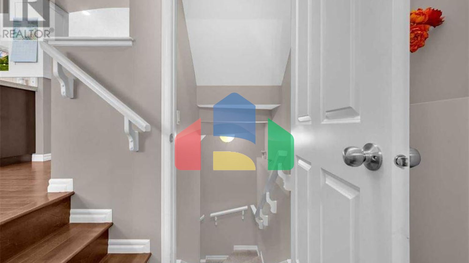 Residential - Single Family Home - Calgary, Canada - Canada