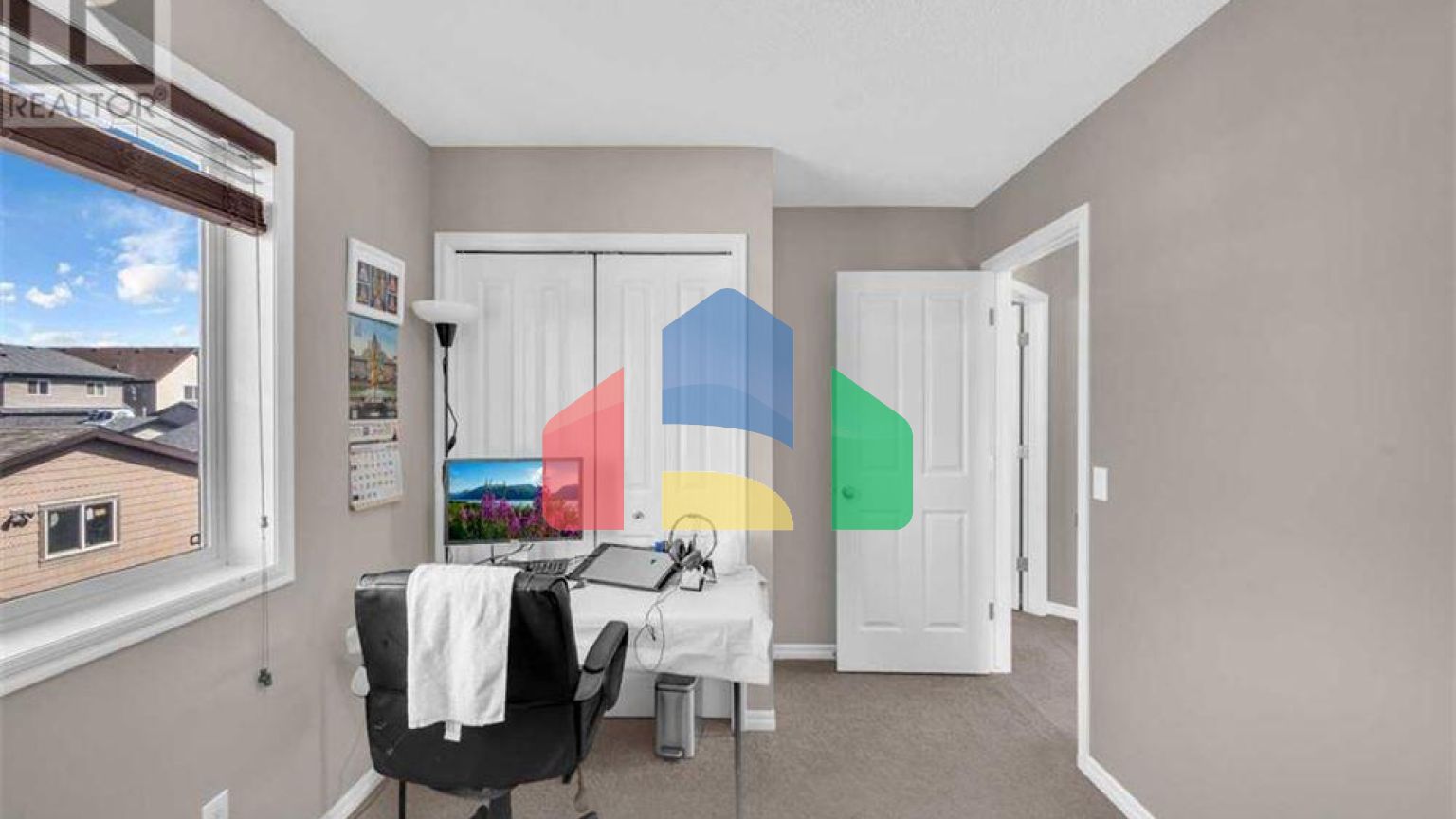 Residential - Single Family Home - Calgary, Canada - Canada