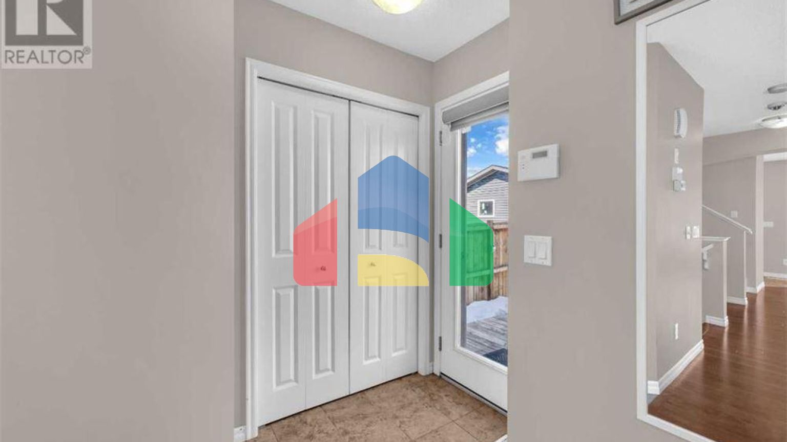 Residential - Single Family Home - Calgary, Canada - Canada