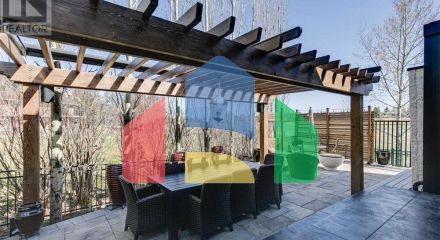 Residential - Single Family Home - Calgary, Canada - Canada