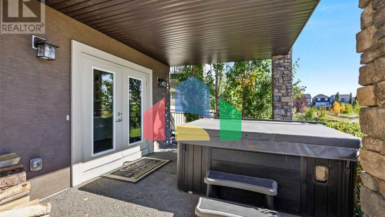 Residential - Single Family Home - Calgary, Canada - Canada