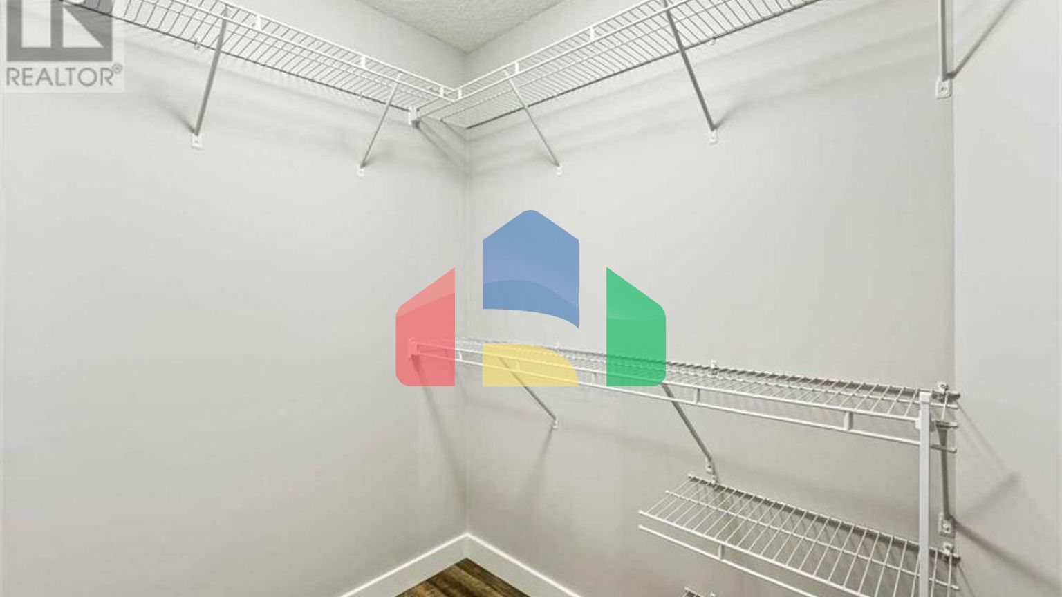 Residential - Single Family Home - Calgary, Canada - Canada