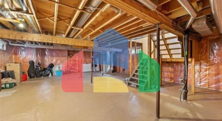 Residential - Single Family Home - Calgary, Canada - Canada