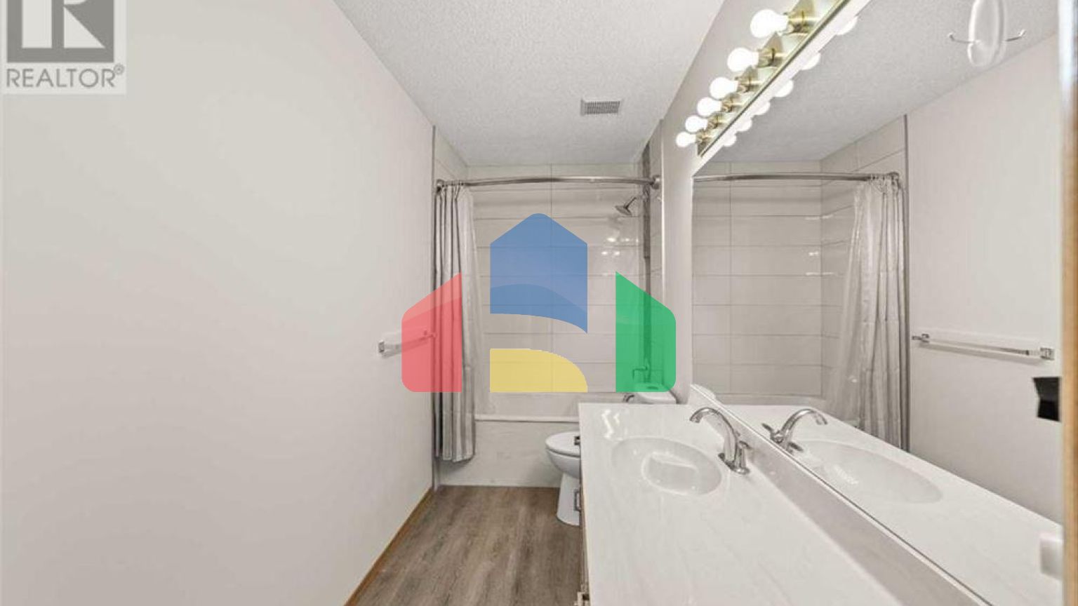 Residential - Single Family Home - Calgary, Canada - Canada