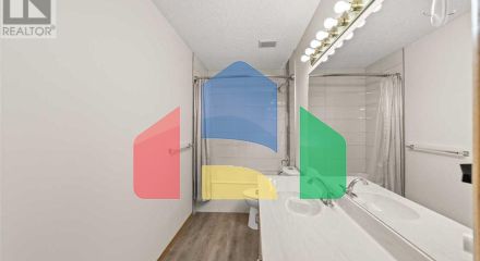 Residential - Single Family Home - Calgary, Canada - Canada