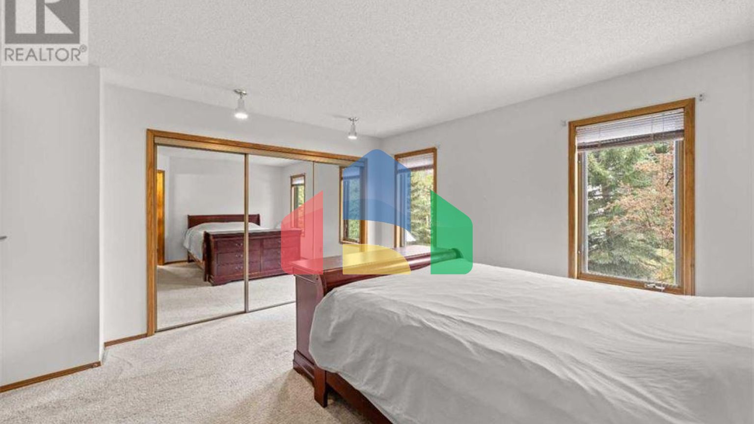 Residential - Single Family Home - Calgary, Canada - Canada