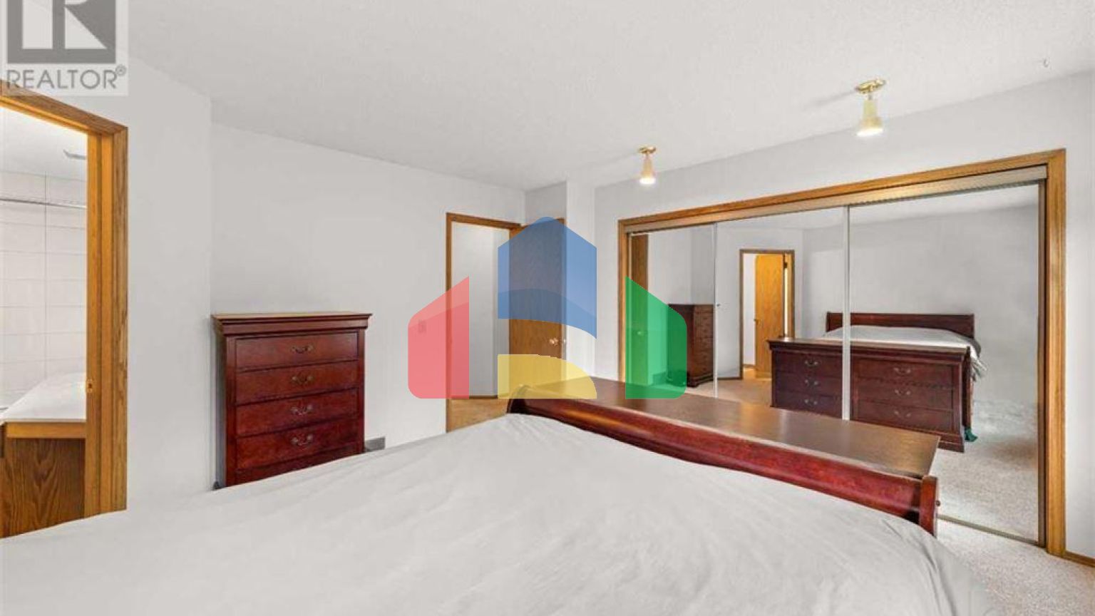 Residential - Single Family Home - Calgary, Canada - Canada