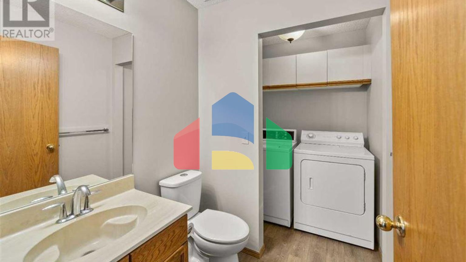 Residential - Single Family Home - Calgary, Canada - Canada