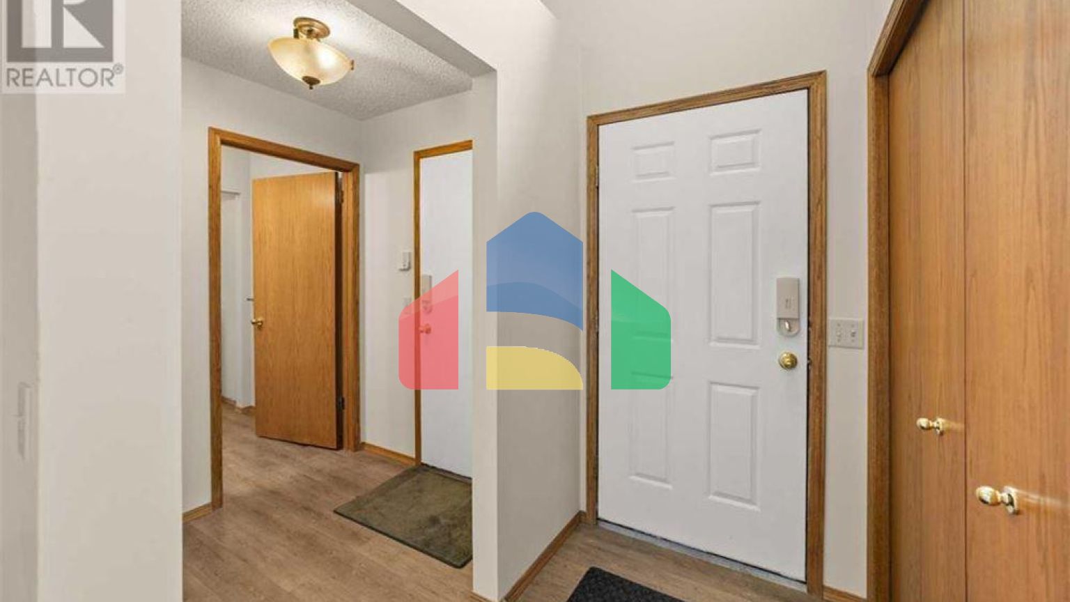 Residential - Single Family Home - Calgary, Canada - Canada