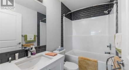 Residential - Condo/Apartment - Calgary, Canada - Canada
